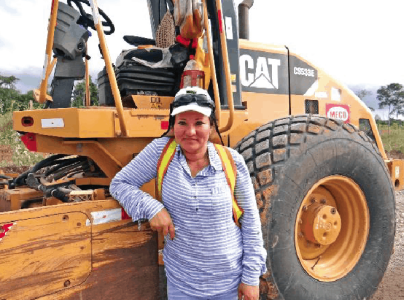 Promoción de empleo a mujeres en roles no tradicionales